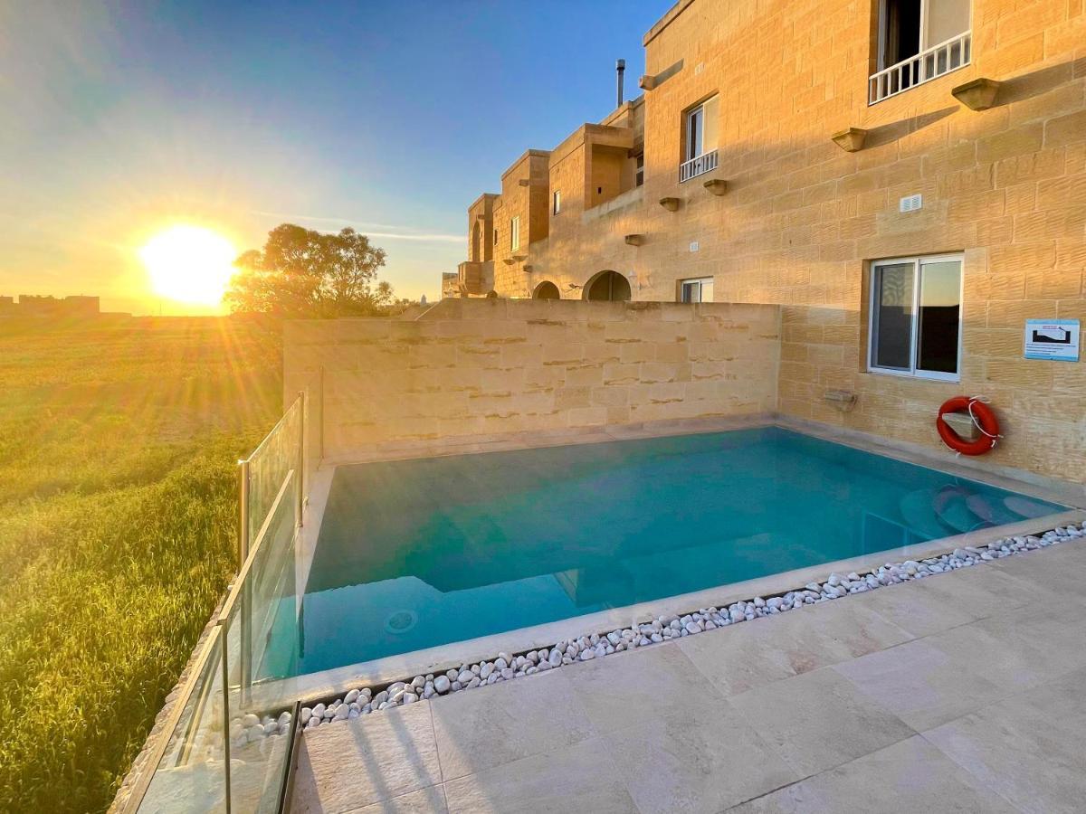 Inni Holiday Home With Infinity Pool Għarb Екстериор снимка